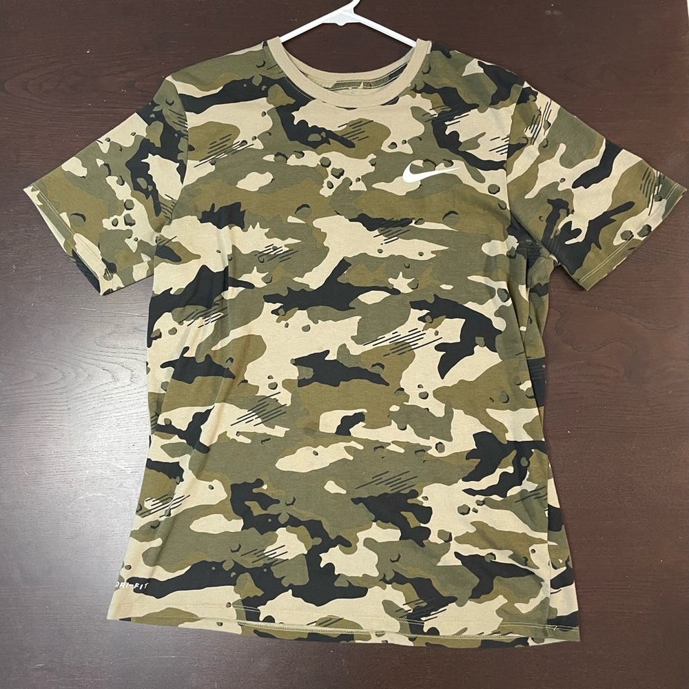 Nike Dri-Fit Camo T-Shirt (Large)
